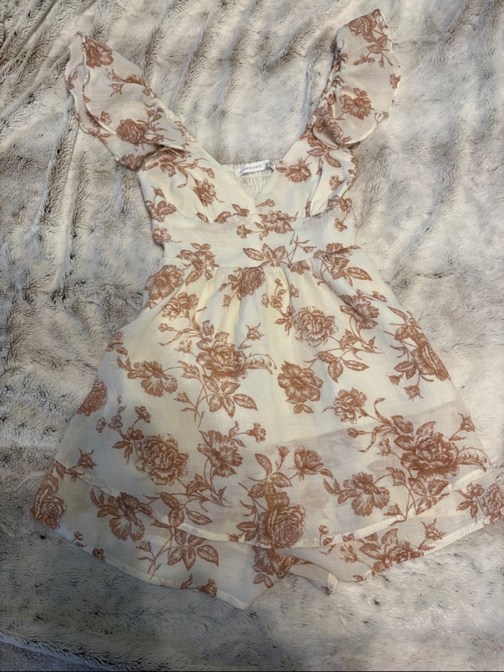 Floral Ruffle-Sleeve Mini Dress in Cream and Taupe